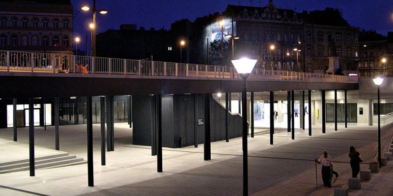 A Baross tér 2015-ben, a felújítás után. (Fotó Fortepan.hu)