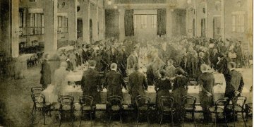 Vállalati ünnepség a MÁVAG-nál (Fotó: FSZEK Budapest Gyűjtemény) 14dd9b4d-7bee-4b6b-be17-47cbfb5fa29b.jpg