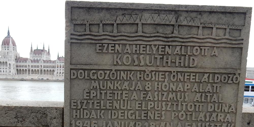 Itt ragadt a szocializmus a Duna hídjain