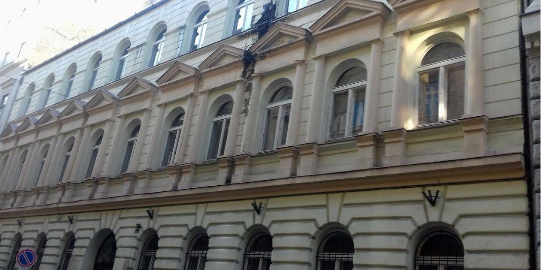 Veszélyben egy neoreneszánsz lakóház – Mi lesz a Paulay u. 52. sorsa?