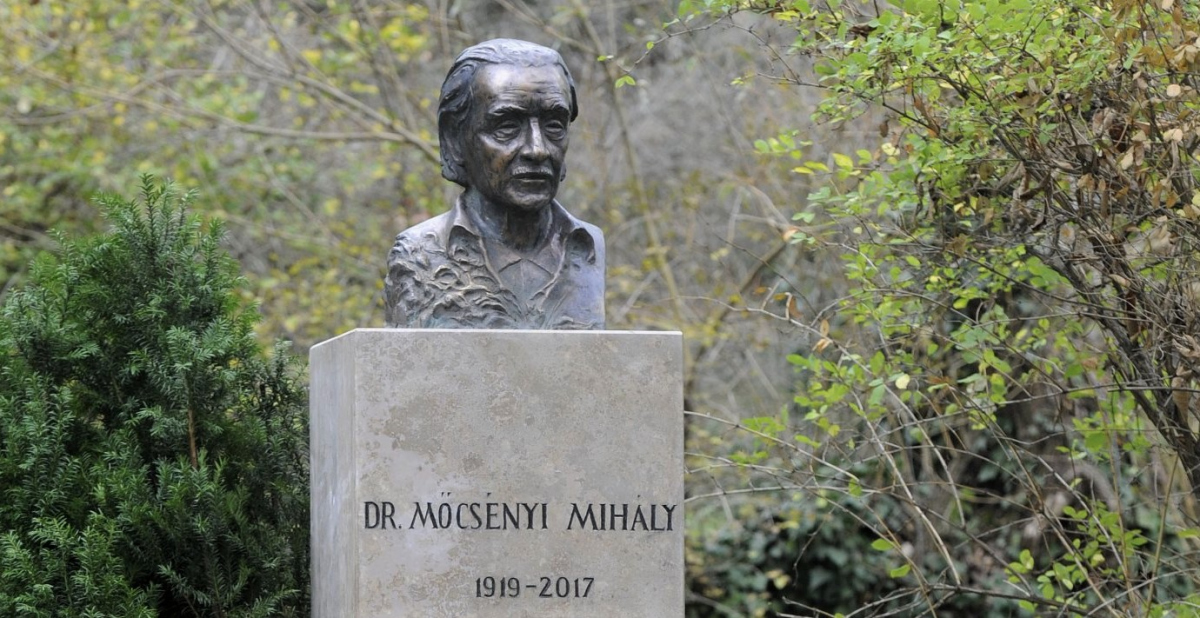 Felavatták Mőcsényi Mihály szobrát Újbudán