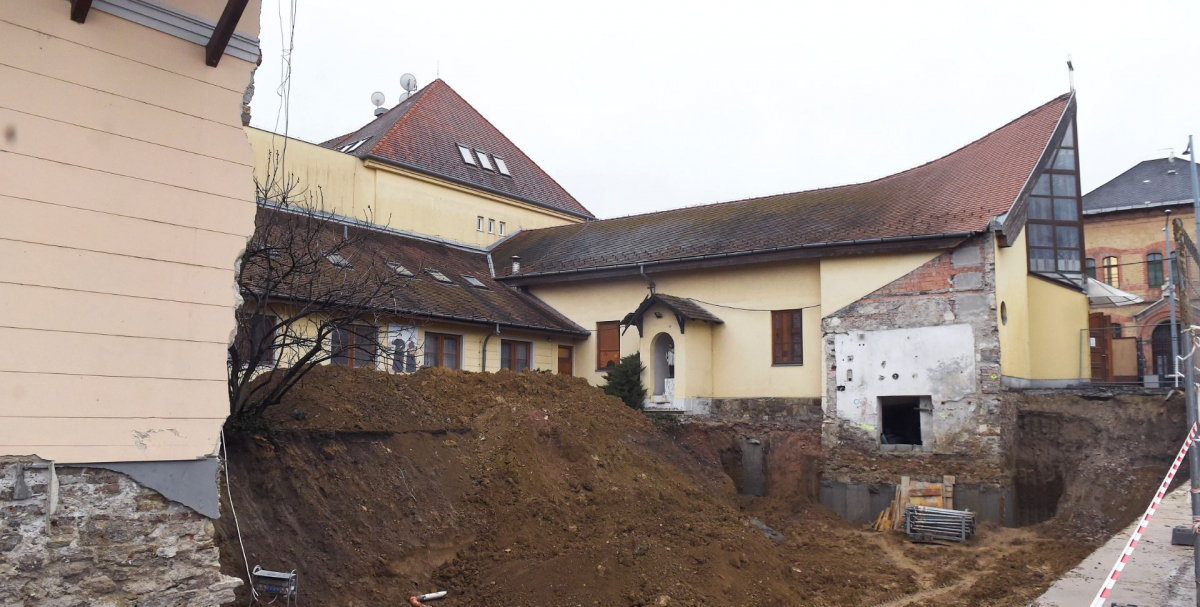 Kétmilliárd forintos támogatással újul meg a szalézi rend óbudai központja