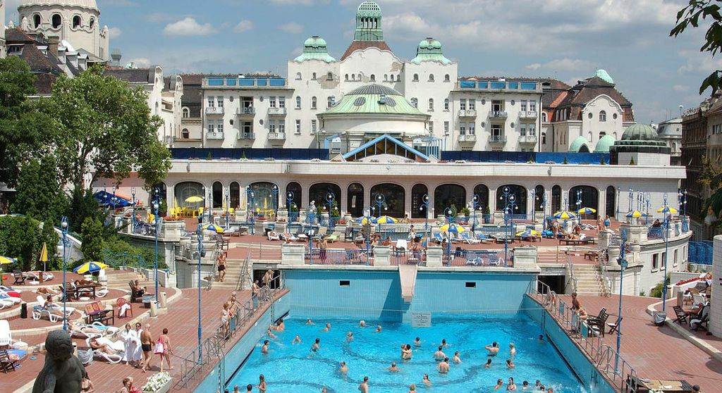 Gyönyörű fürdői vannak Budapestnek, a víz világnapján a legszebbeket mutatjuk be