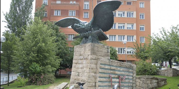 Még idén új II. világháborús szobor készülhet a XII. kerületben, a turulszobrot nem nevezik át