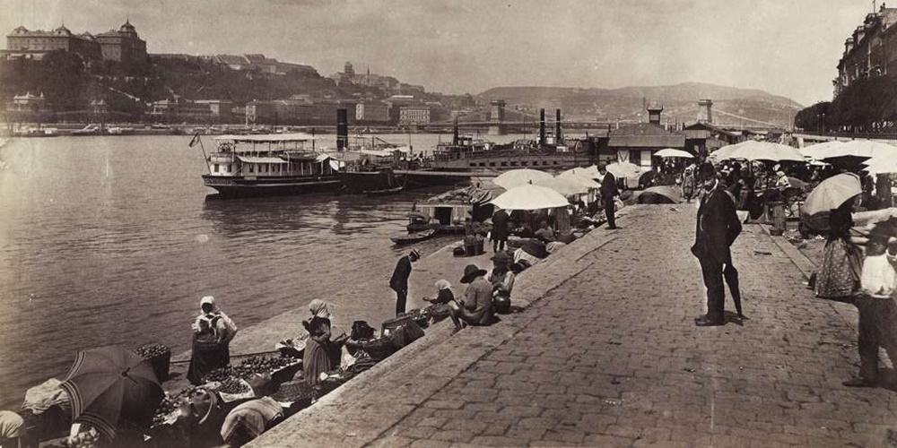 The longest monuments in Budapest: the history of the embankments