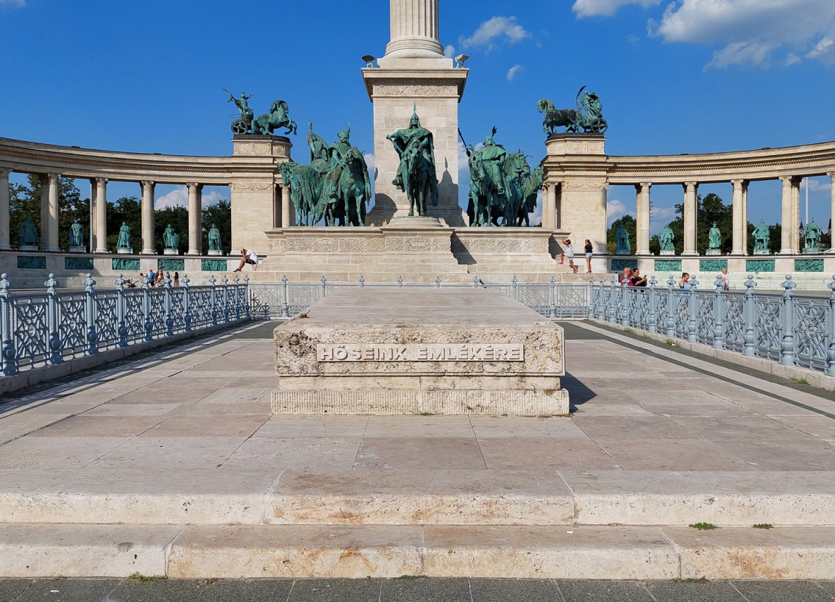 The Memorial Stone of Heroes was torn down 70 years ago