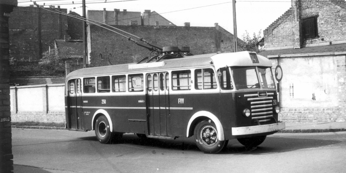 Hetven éve mutatkozott be az Ikarus 60 troli