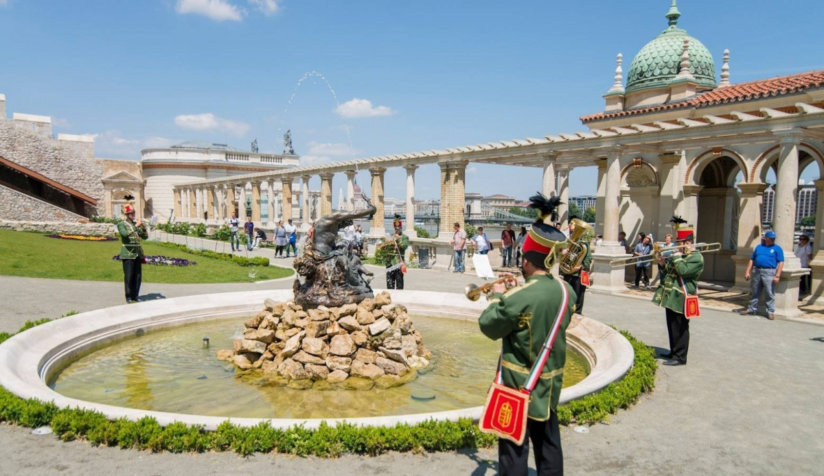 Budapest legszebb részein szól a zene