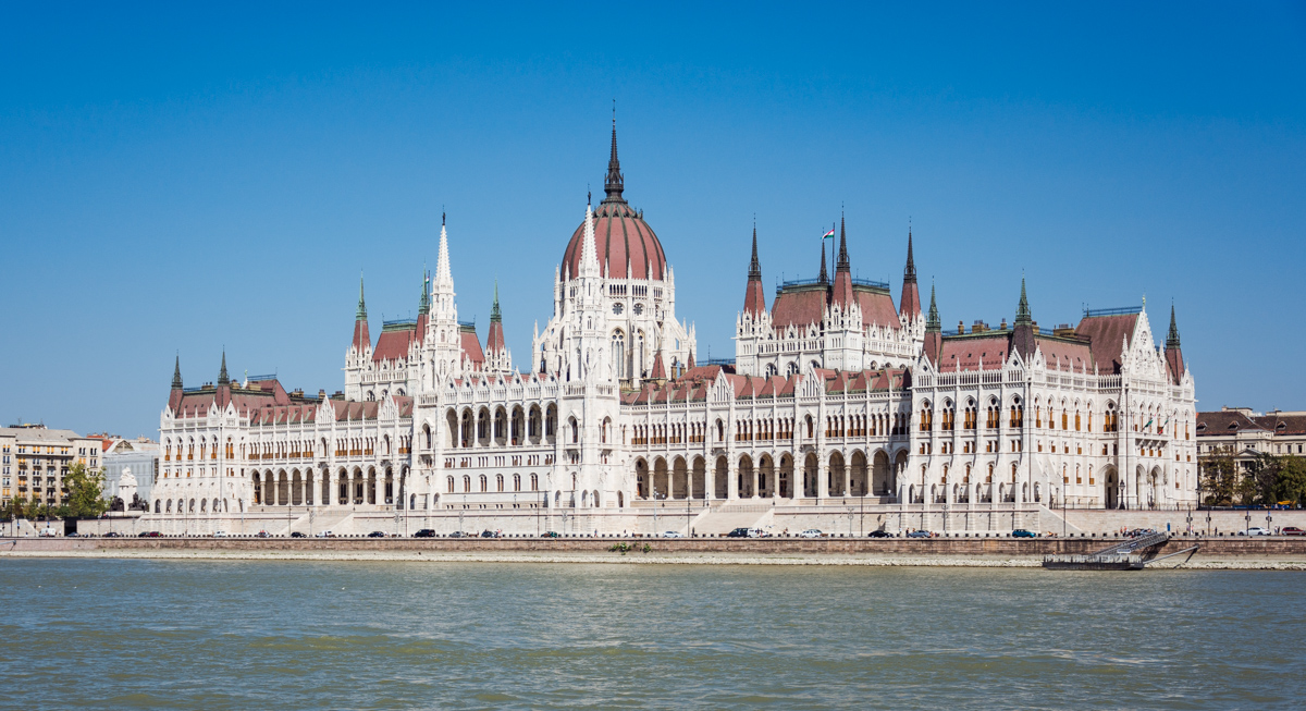 Dunaban épület Magassága