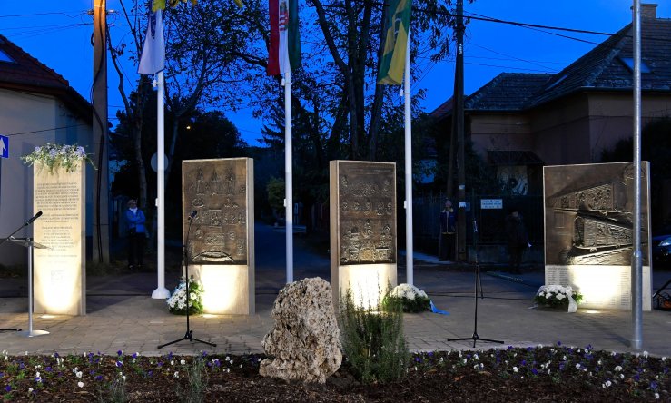 DLAPE20231109220 (1).jpg