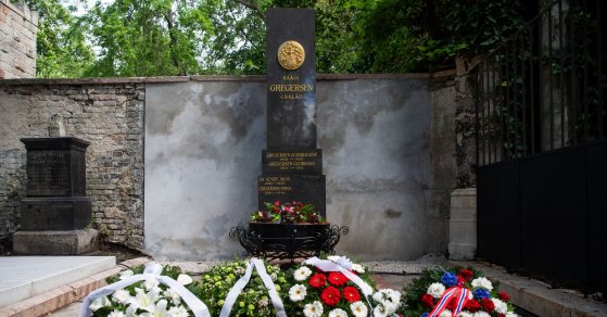 Gregersen Gudbrand építőmesterre emlékeztek a Fiumei úti sírkertben