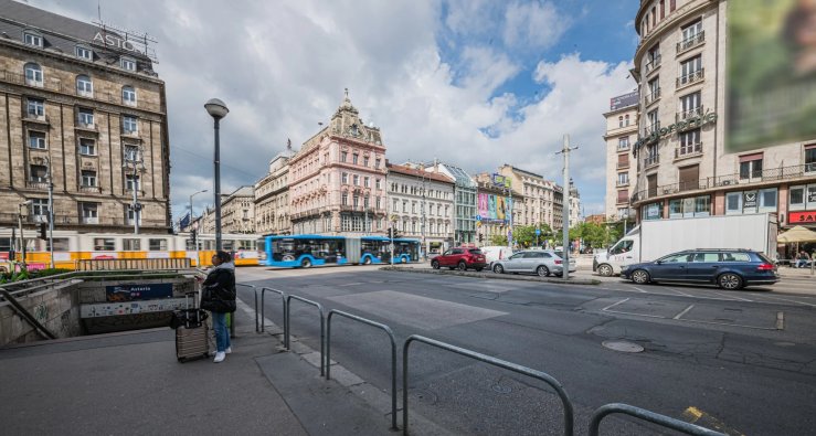 Új gyalogátkelőhely épül az Astoriánál (Fotó: BKK) astoria4.jpg