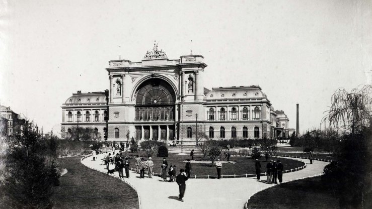 A Keleti pályaudvar elkészülte után nem sokkal, 1885 körül, Klösz György felvételén (Fotó: Fortepan/Képszám: 82559) Keleti pályaudvar_Klösz_fortepan_82559.jpg