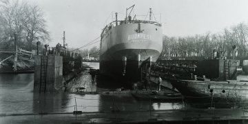 A Budapest még építés alatt (Fotó: Fortepan Magyar Műszaki és Közlekedési Múzeum / Történeti Fényképek Gyűjteménye / Óbudai Hajógyár gyűjteménye Leltári jelzet: 21608) fortepan_133074.jpg
