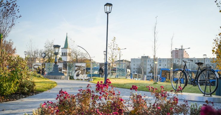 Átadták a Szent Imre téri új közparkot Csepelen (Fotó: csepel.hu) 468403397_1108099224211254_3658762003788449407_n (1).jpg