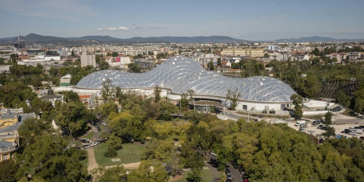 A Városliget látképe, középen a Biodóm (Fotó: MTI/Szigetváry Zsolt) biodom (1).jpg