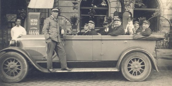Taxi Budapesten 1928-ban (Fotó: FSZEK Budapest gyűjtemény) bb36d0bf-1e68-482d-81d7-21b6b8f822ac.jpg