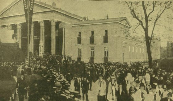 A gyászmenet elindulása a Műcsarnoktól (Forrás: Vasárnapi Ujság 1900. május 13.) 1900bb_Page_161_b_nagykep (1).jpg