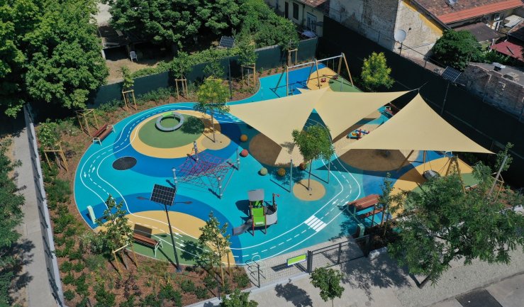 A XIII. kerületben átadták a Dévényi utca és a Kisgömb utca sarkán található új játszóteret (Fotó: budapest13.hu) 511161322_1270028168029533_1709815516534647697_n (1).jpg