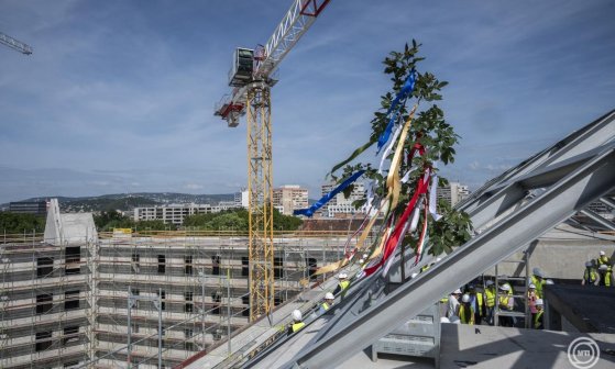 A Nemzeti Közszolgálati Egyetem Ludovika Campuson épülő Katasztrófavédelmi Intézete a bokrétaünnep napján, 2025. július 29-én (Fotó: MTI/Szigetváry Zsolt) DSZZS20250729022 (1).jpg