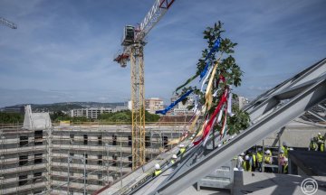 A Nemzeti Közszolgálati Egyetem Ludovika Campuson épülő Katasztrófavédelmi Intézete a bokrétaünnep napján, 2025. július 29-én (Fotó: MTI/Szigetváry Zsolt) DSZZS20250729022 (1).jpg
