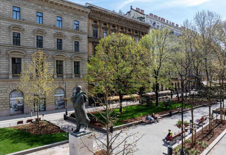 A Liszt Ferenc tér (Fotó: Terézváros) 514770392_1123632776478570_1443701646077199481_n (1).jpg