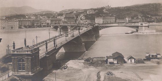 A Margit híd a szárnyhíddal (Fotó: Magyar Műszaki és Közlekedési Múzeum, ltsz: TFGY 8736) MMKM_TFGY_8736_v.jpg