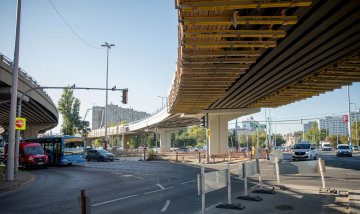 Megemelték a Flórián téri felüljárót (Fotó: BKK) florianterimunkak6.jpg