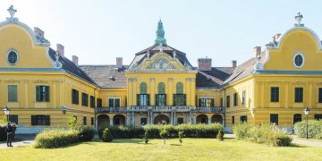 Megnyitották a nagytétényi Száraz–Rudnyánszky-kastély kertjét (Fotó: budafokteteny.hu) 554379286_1221139490052507_2775514285793618988_n.jpg