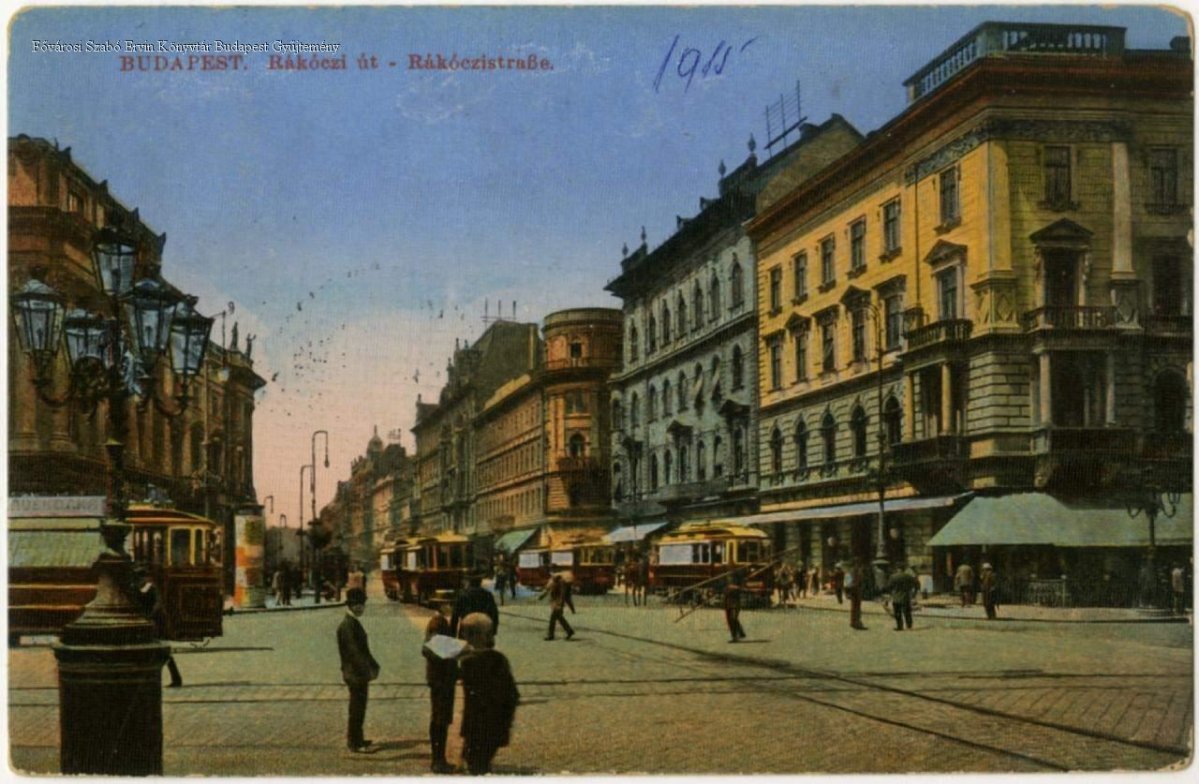 A kép bal oldalán, a többkarú lámpaoszloptól takarva az akkor már Nemzeti Színházra átkeresztelt teátrum északi oldala 1913-ból (Forrás: FSZEK Budapest Gyűjtemény) népszínház-12.jpg
