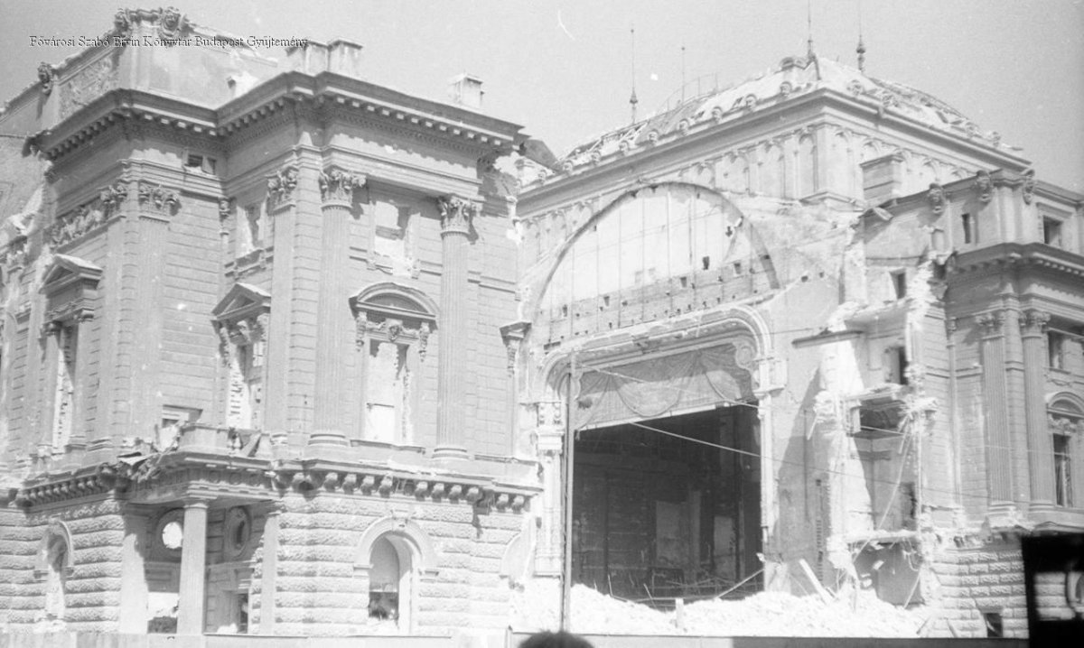 Értelmetlen barbarizmus. A rombolás képei 1965-ből (Forrás: FSZEK Budapest Gyűjtemény) népszínház-15.jpg