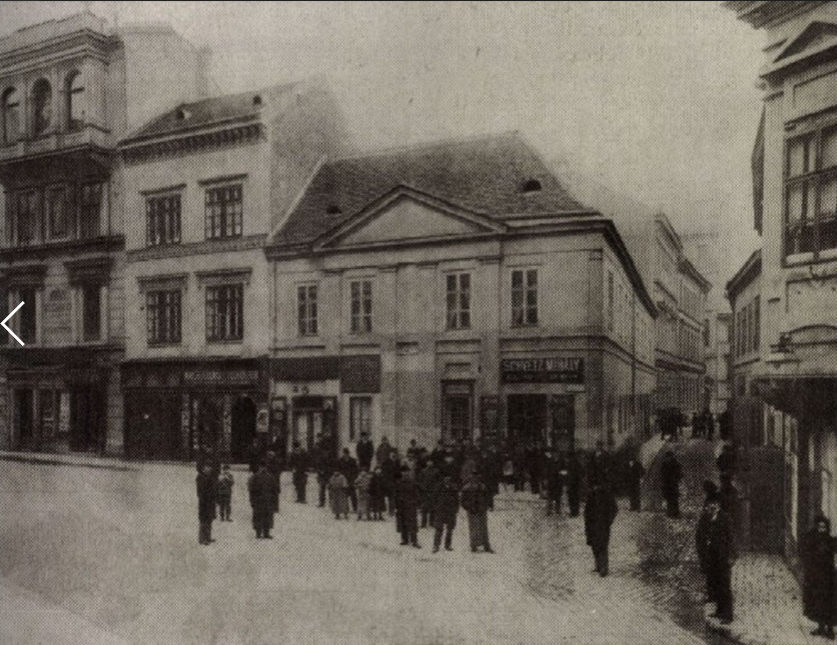 A Csiga vendéglő a Sebestyén tér sarkán Csiga vendéglő.png