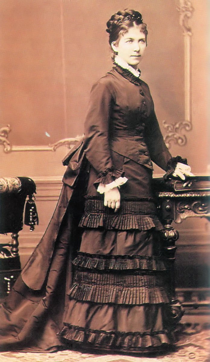 Vörösmarty Ilona Ellinger Ede fényképén 1875-ben Vorosmarty_Ilona.jpg