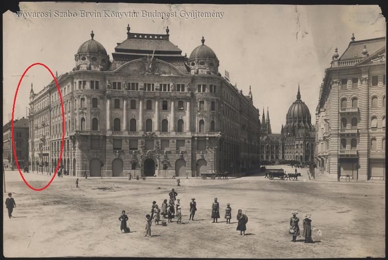 Az Adria Tengerhajózási Rt. székháza mögött látható a BKVT székháza is (Forrás: FSZEK Budapest Képarchívum) 04 adria mögött.jpg