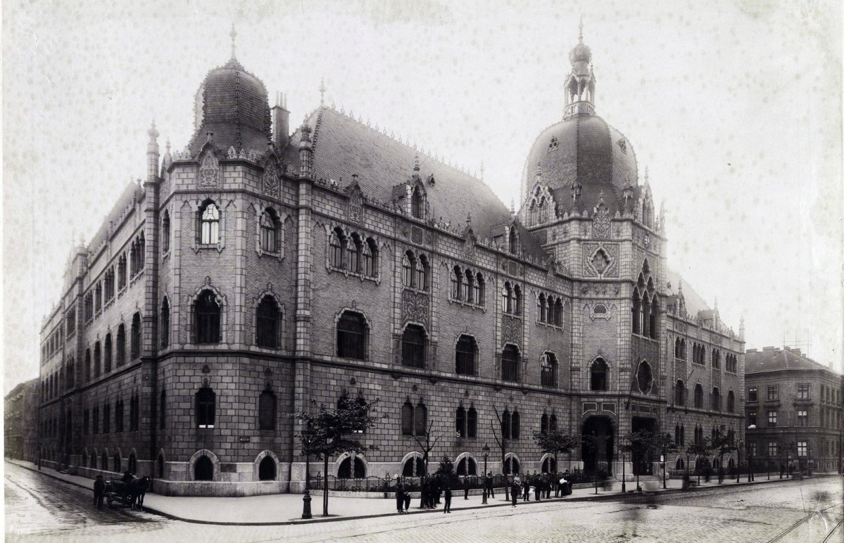 Az Iparművészeti Iskola 1896-ban költözött az Iparművészeti Múzeummal közös épületbe (Forrás: Fortepan/Budapest Főváros Levéltára. Levéltári jelzet: HU.BFL.XV.19.d.1.08.119) 04 fortepan_82644.jpg