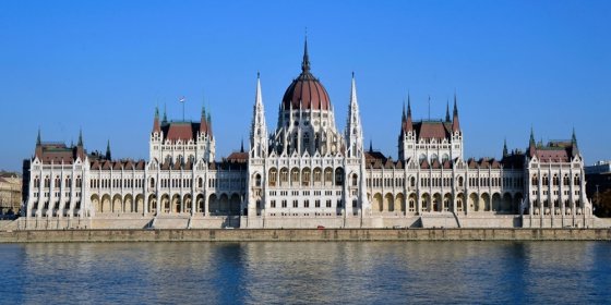 153612_parlament.jpg 153612_parlament.jpg