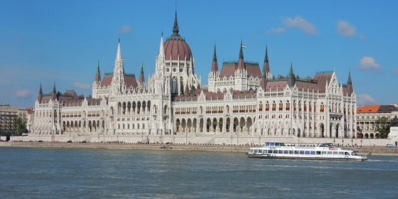 154508_ezt_latva_nincs_taskaban_piheno_fenykepezogep.jpg