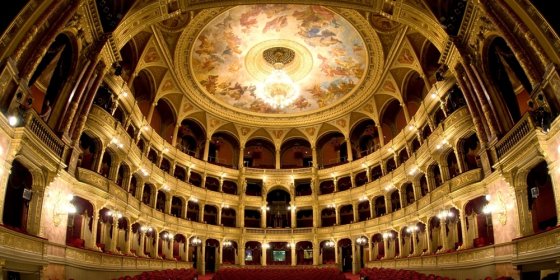 159644_operahaz.jpg 159644_operahaz.jpg