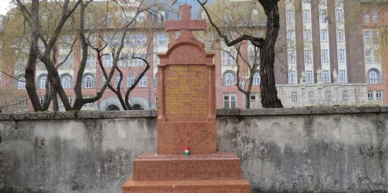 181762_forinyak_geza_siremleke_a_fiumei_uti_sirkertben_02.jpg 181762_forinyak_geza_siremleke_a_fiumei_uti_sirkertben_02.jpg
