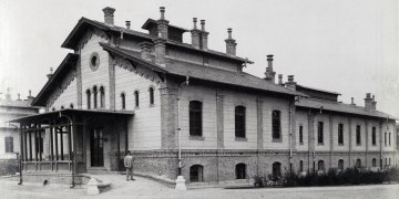 184862_fortepan_82459_budapest_fovaros_leveltara._leveltari_jelzet_hu.bfl.xv.19.d.1.07.135_klosz_1900.jpg