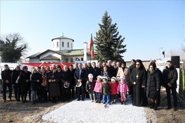 190588_download.jpg