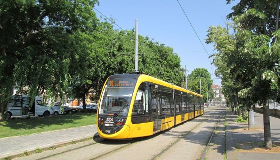 192872_a_19-es_villamos_a_varkert_rakparton.jpg 192872_a_19-es_villamos_a_varkert_rakparton.jpg